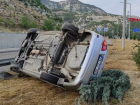 Burdur'da ref�je devrilen otomobildeki 4 ki�i yaraland�