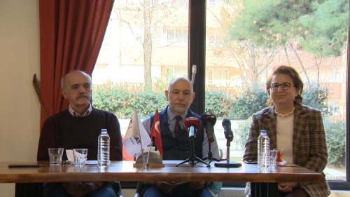 Bursa'da uzmanlar kanserle mcadeleyi konutu