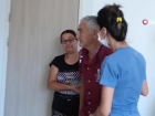 Bypass ameliyat� olmak i�in k�z�n�n evlenmesini �art ko�tu, gelinin ku�a��n� hastane odas�nda ba�lad�