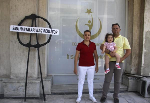 �a�la Bebe�in Ailesinden Siyah �elenk