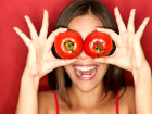 Can s�kan cilt lekelerine ��z�m: Domates maskesi