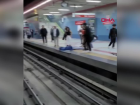 �ankaya'da bay�lan kad�n metro raylar�ndan kurtar�ld�