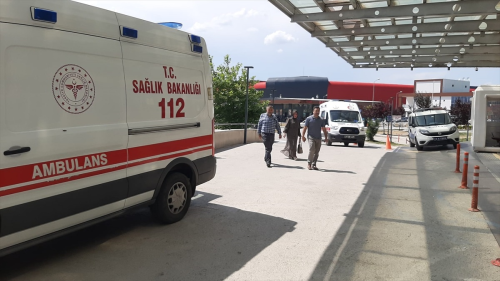 orum'da kstebek tabancasnn patlamas sonucu iki parma kopan kii hastaneye kaldrld