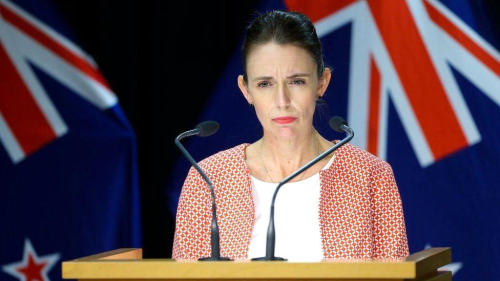 Covid: Yeni Zelanda Babakan Ardern, kstlamalar nedeniyle dnn iptal etti