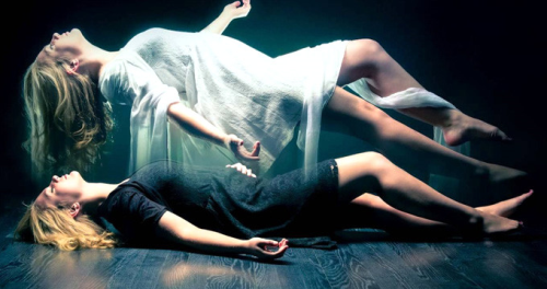 Depersonalizasyon: Ruhunuz Bedeninizden Ayrlyor, Kendinizi Uzaktan Seyrediyorsunuz!