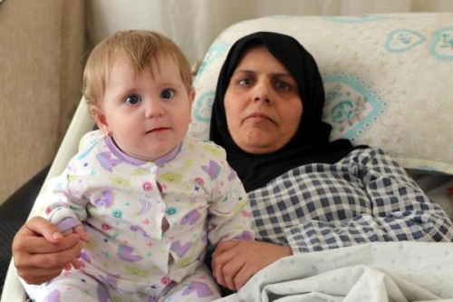 Depremde enkaz altndan karlan 'mucize bebek' Kayseri'de akrabalarnn yannda yayor