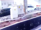 Diyarbak�r'da �� Yerinin D�� Cephe Kaplamas� Otomobillere D��t�