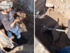 Diyarbak�r'da mezar a�ma i�lemi yapan g�revlinin sosyal medya payla��mlar� tepki �ekti