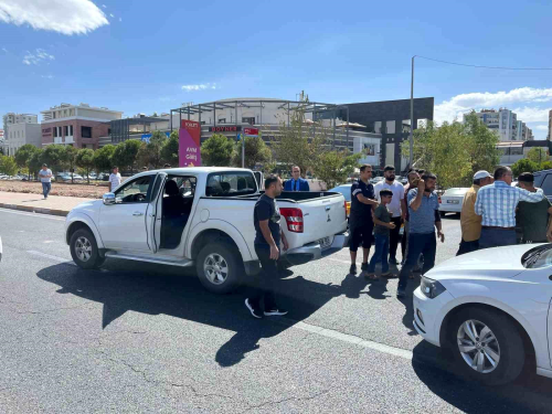 Diyarbakr'da Okula Giderken Yaralanan 12 Yandaki ocuk