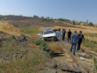 Diyarbak�r'da Otomobil Tren Ray�na Devrildi: 5 Yaral�