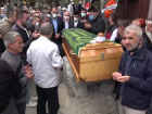 Do�uma g�nler kala vefat eden Emel ��retmen ve bebe�i defnedildi