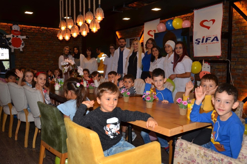 Doktorlar, �ocuklara S�t�n Faydalar�n� Anlatt�