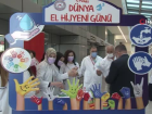 D�nya El Hijyeni G�n� Kartal'da sa�l�k �al��anlar� ve hasta yak�nlar� ile kutland�