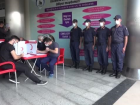 D�zce Valisi Cevdet Atay'dan kan ba���� seferberli�ine destek