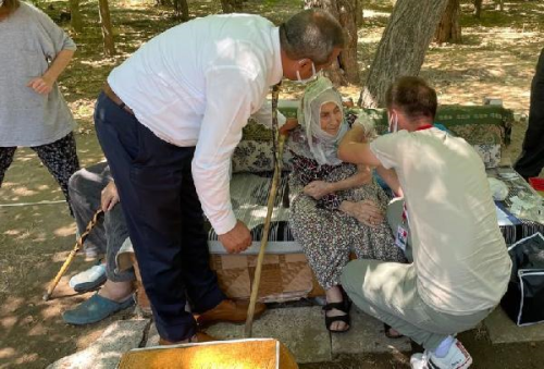 Elaz'da mobil ekipten 101 yandaki kadna evinde a