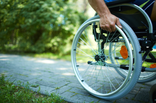 Engelli Hastalarda  Az ve Di Bakm ve Tedavileri