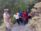 Erzincan'da piknikte aya�� k�r�lan kad�n 2 kilometre sedyeyle ta��nd�