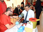 Erzurum Valisi Mustafa �ift�i'ye Kan Ba���� Alt�n Madalyas� Verildi