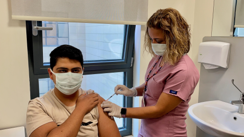 Eskişehir'de TURKOVAC'ın Faz-3 çalışması için 100 gönüllü aşı yaptırdı