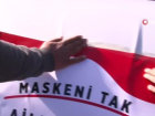Fark�ndal�k olu�turmak i�in ara�lar�na maske takt�lar