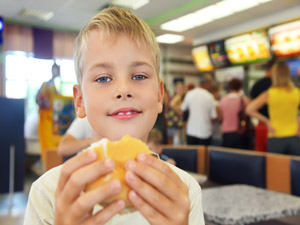 Fast Food'a Yakn Okullar imanlatyor!