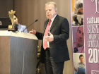 Foto�raflar-- Y�l�n En Ba�ar�l� Sa�l�k Giri�imcisi Okan �niversitesi'nden Bekir Okan Oldu