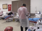 GAZ�ANTEP - Kovid-19'u yenen doktor imm�n plazma ba����yla hastalara umut oluyor