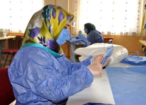 Gmhane'de gnll retici kadnlar, maske retiyor