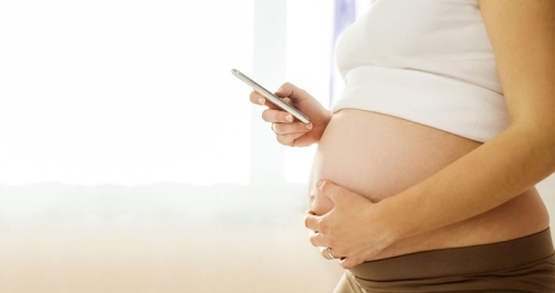 Hamileler Cep Telefonu ve Bilgisayarlara Dikkat
