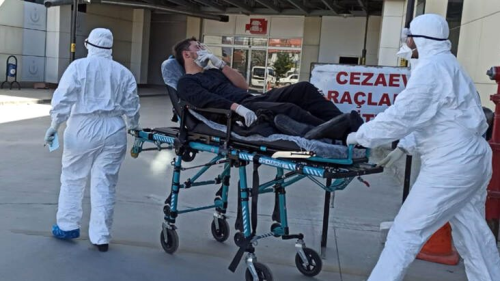 Her geen gn yeni zellii kan korona iin korkutan keif: Tek hedefi nefes deil