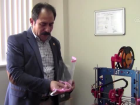 Hisarc�k'ta g�n�ll� ��retmenler sa�l�k �al��anlar� i�in koruyucu maske �retti