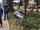 H�z yapt�, park halindeki s�r�c� kursu arac�na �arpt�: 1 yaral�