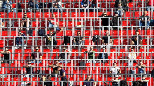 Hollanda'da belediye bakanlar koronavirs nlemlerinin ihlal edildii stadyumlar kapatabilecek