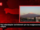 Iğdır'da vatandaşlar serinlemek için tuz mağarasına akın ediyor