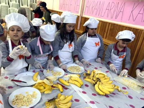 lkokul rencileri, Kelebek Hastas ocuklar in Waffle Yapt