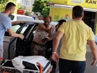 �neg�l'de odun keserken kolu a�a� par�as�na sapland�