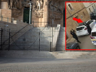 �spanyol polisi karantinadaki halka moral vermek i�in �ark�lar s�yleyip dans etti