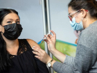 İsrail'de kapalı alanlarda da maske takma zorunluluğu kaldırılıyor