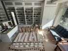 �stanbul'da yasa d��� ila� ticareti yapt�klar� iddia edilen 3 zanl� yakaland�