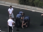 �zmir'de cep telefonu gasp� ��phelisi polis taraf�ndan vuruldu