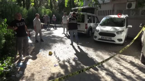 zmir'de kadn cinayeti: Parkta bulutuu eski eini tabancayla vurarak ldrd