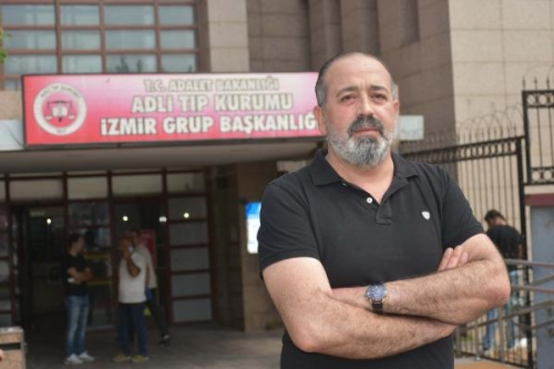 zmir'de silahl kavga sonucu ldrlen adamn cenazesi yaknlarna teslim edildi