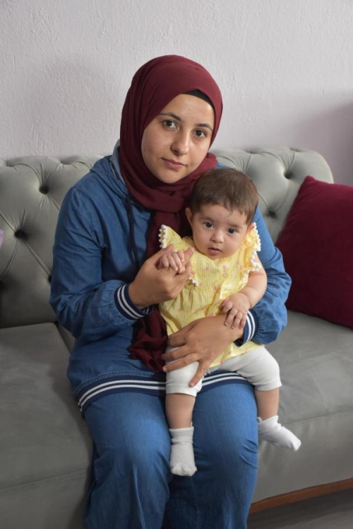 zmir'de SMA hastas bebek iin tedavi kampanyas balatld