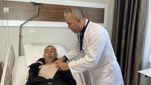 Kahramanmara'ta bindii minibste kalbi duran kii hastanede hayata dndrld