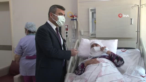 Kalbi ila�la �al��t�r�ld�, �ld� �ld� dirildi...74 ya��nda Covid'i yendi doktorlar� bile �a��rtt�