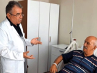 Kalp krizi ge�irdi�i san�lan adam�n yemek borusundan 8 santimetrelik kitle ��kt�