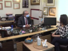 Kanser hastalar�n� tedavi etti�i ameliyat masas�na bu kez kendisi yatt�