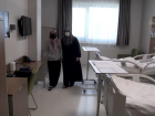 Kanserli iki k�z karde�, tedavi s�re�lerinde birbirlerine g�� veriyor