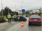 Karabk'te trafik kazas: Otomobil trafik lambasna ve panelvana arpt