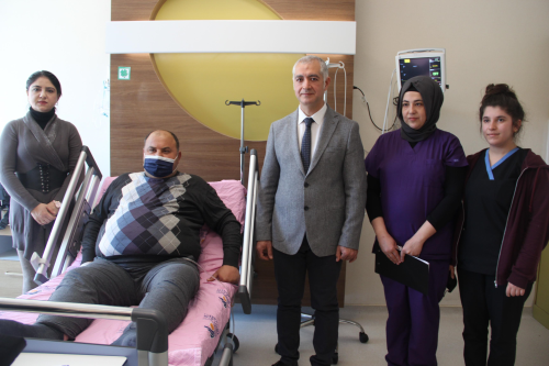 Karacier naklinin ardndan 50 kilogram alan hastaya tp mide ameliyat